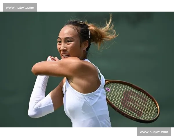 郑钦文鏖战温网！两升水饮尽追平，对手疑似爆粗引争议