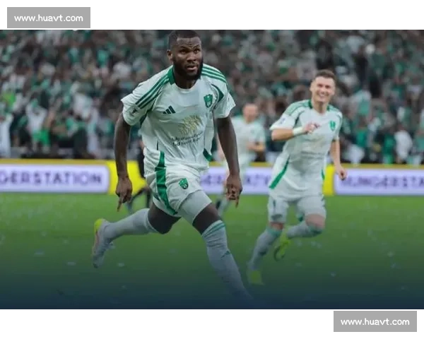 吉达国民 2800 万欧截胡马竞 法国 U21 中场米约登陆沙特