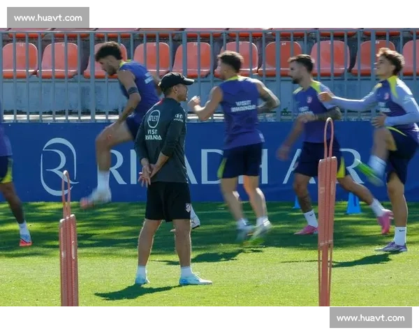 马竞 500 万欧报价罗伯逊！红军铁卫或成西蒙尼左路新援